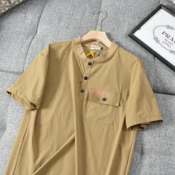 Bestseller Prada Poloshirt aus rotem Leder, klassische Kollektion