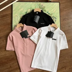 Hochwertiges Prada Poloshirt aus schwarzer Baumwolle im klassischen Stil