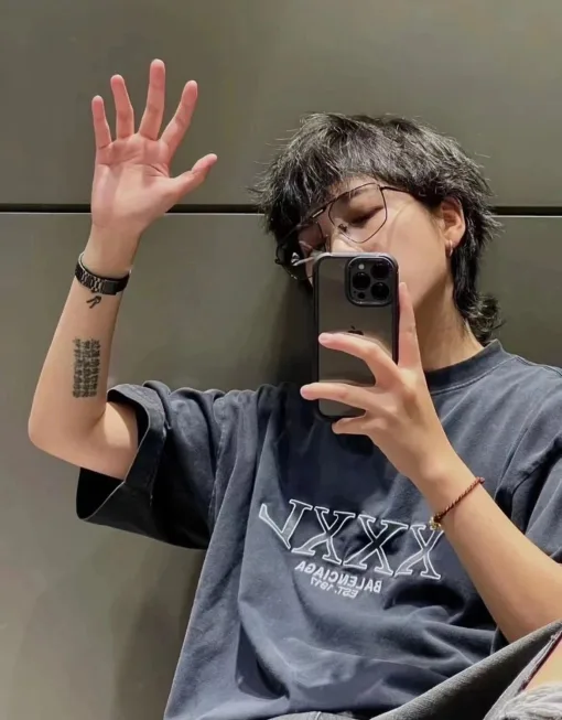 Premium Balenciaga Kurzarm Schwarz bestickt