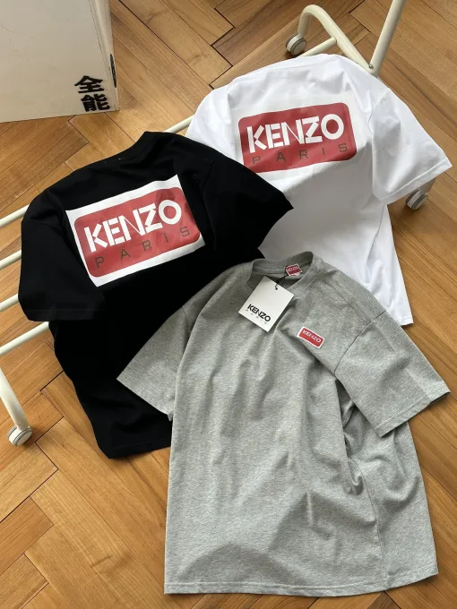 Hochwertige Kenzo-Kollektion mit kurzen Ärmeln und rotem Print