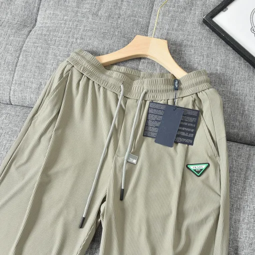 Bestseller Prada Shorts Grünes Leder Casual Kollektion