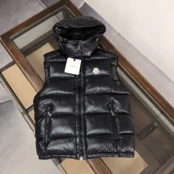 Hochwertige Moncler Jacke Schwarz Klassischer Stil