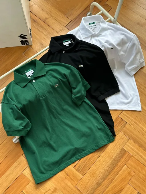 Luxuriöse Lacoste Kurzarm-Kollektion aus grüner Baumwolle