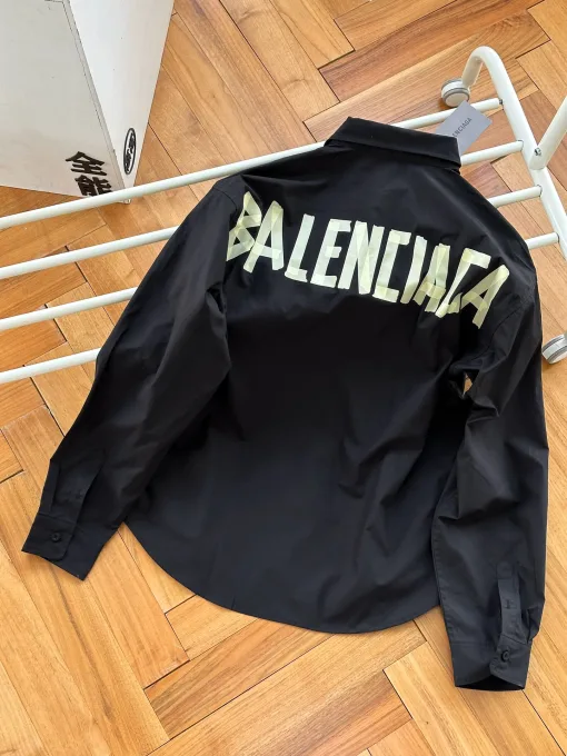 Meistverkaufte Balenciaga Langarm-Kollektion mit gelbem Logo
