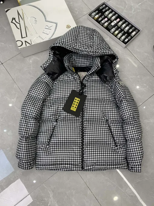 Luxus-Daunenjackenkollektion von Moncler