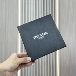 Prada Gürtel in Premium-Qualität aus Rindsleder, klassischer Luxus