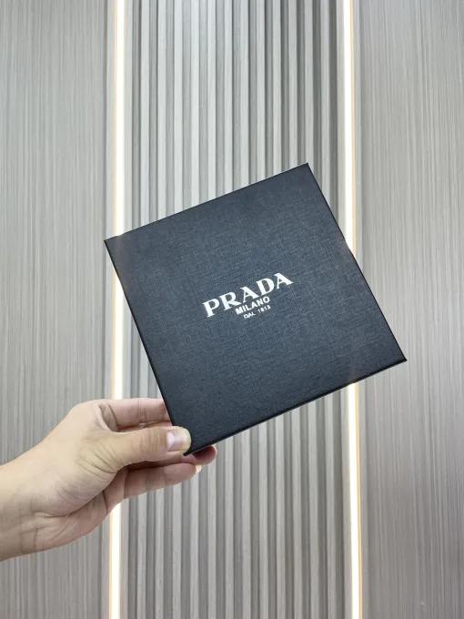Prada Gürtel in Premium-Qualität aus Rindsleder, klassischer Luxus