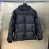 Hochwertige Gucci-Daunenjacken im schwarzen Nylon-Logo-Stil