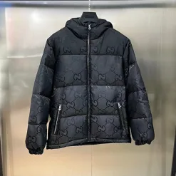 Hochwertige Gucci-Daunenjacken im schwarzen Nylon-Logo-Stil
