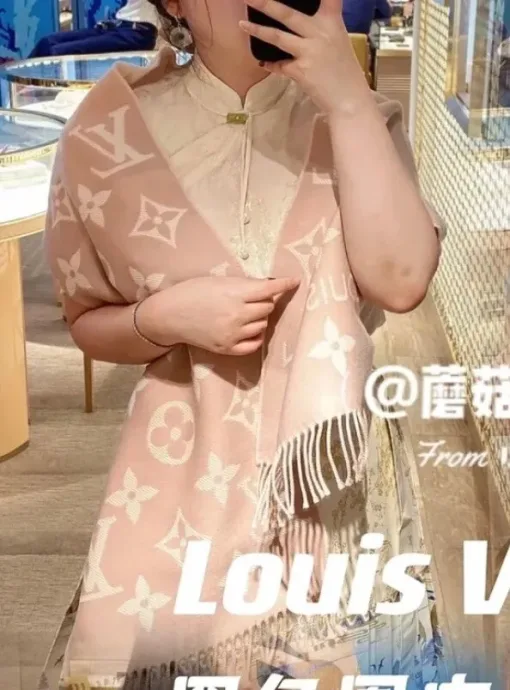 Luxus-Schal aus Wolle von Louis Vuitton mit Logo-Kollektion