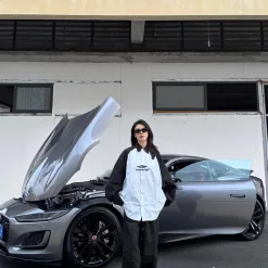 Hochwertiges Balenciaga-Hemd in Schwarz, bestickte Kollektion