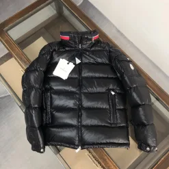 Bestseller Moncler Daunenjacke Schwarz Fleece Kollektion