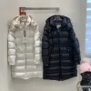 Hochwertige Moncler Daunenjacken Schwarz Nylon Klassischer Stil