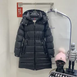 Luxus Moncler Daunenjacken Schwarz Nylon Klassischer Stil