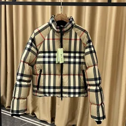 Hochwertige Burberry Daunenjacke Khaki Canvas Classic Luxury