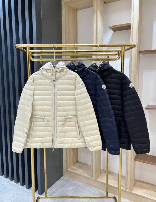 Bestseller Moncler Jacke Weiß Klassischer Stil