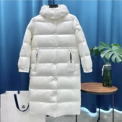Meistverkaufte Moncler Daunenjacken im atmungsaktiven Stil