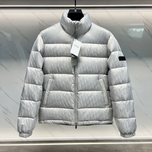 Hochwertige Dior-Jacken aus weißer Satin-Jacquard-Kollektion