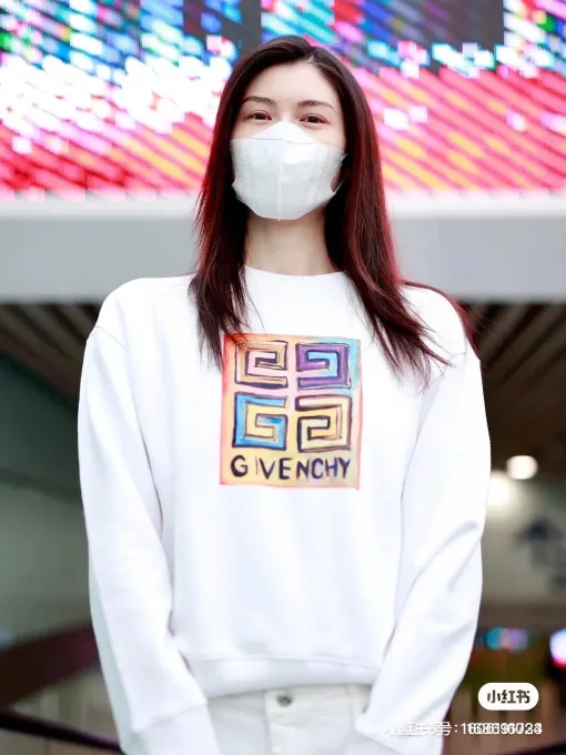 Luxuriöse Givenchy Sweatshirts aus Baumwolle, klassische Kollektion