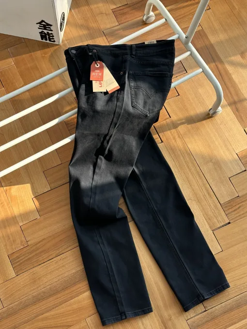 Luxus-Jeans von Levi’s im Denim-Waschungsstil