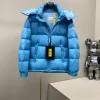 Hochwertige Moncler-Jacke in schwarzem Nylon mit Stickerei