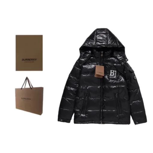 Hochwertige Burberry Daunenjacken mit weißem Logo