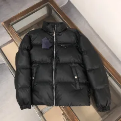 Bestseller Prada Daunenjacke Weiß Nylon Luxus
