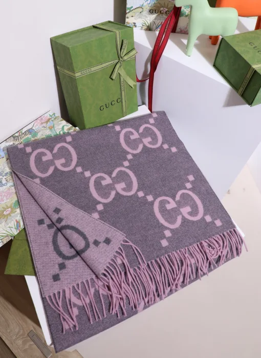 Hochwertiger Gucci Schal im schwarzen Kaschmir-Jacquard-Stil