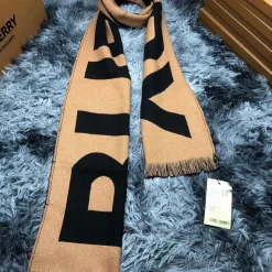 Luxus-Schal von Burberry aus Kaschmir – klassischer Luxus