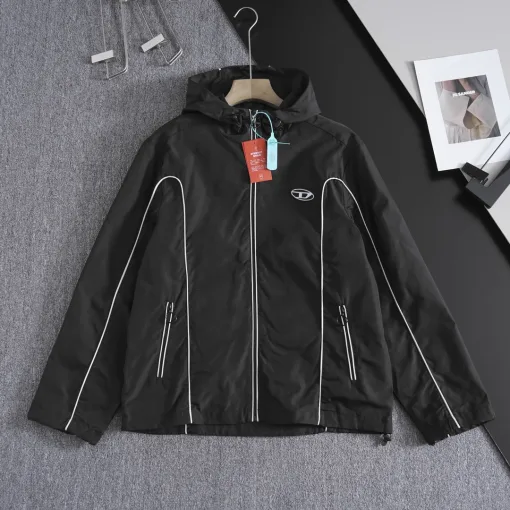 Hochwertiges Diesel Langarmshirt im schwarz gestreiften Stil