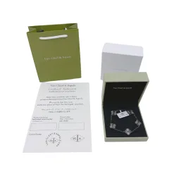 Luxuriöses Van Cleef & Arpels-Armband im klassischen schwarzen Stil