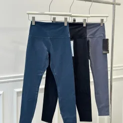 Premium Lululemon Leggings Gold Logo Kollektion