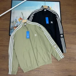 Premium Adidas Mantel im weißen Logo-Stil