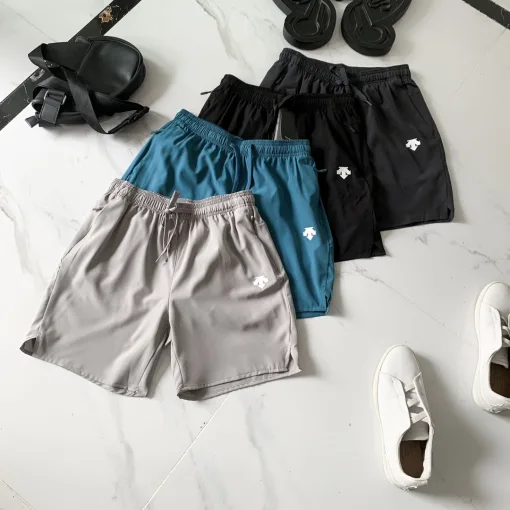 Premium Descente Shorts Schwarz Atmungsaktive Kollektion