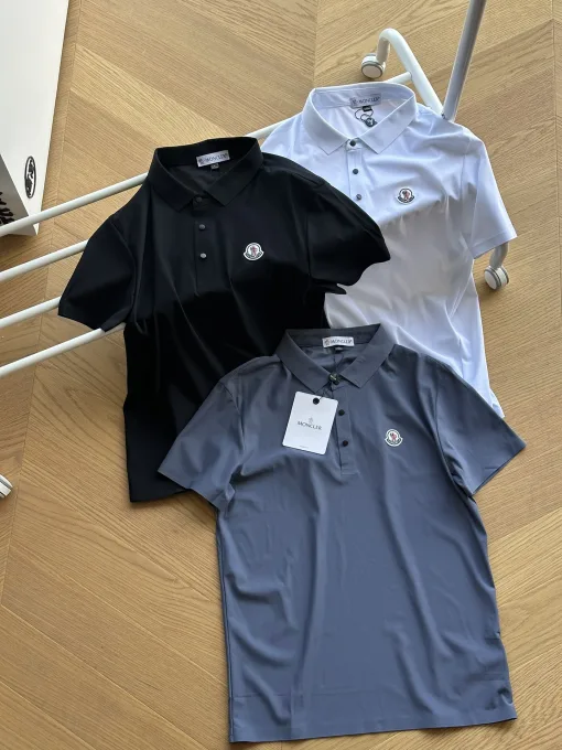 Hochwertige Moncler Kurzarm-Kollektion aus schwarzer Seide