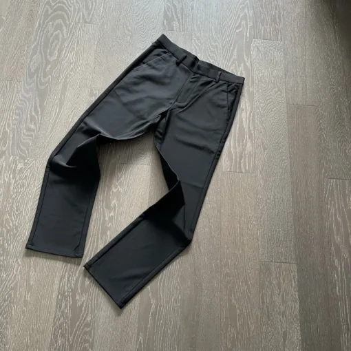 Hochwertige Gucci-Hose aus schwarzer Seide im soliden Stil
