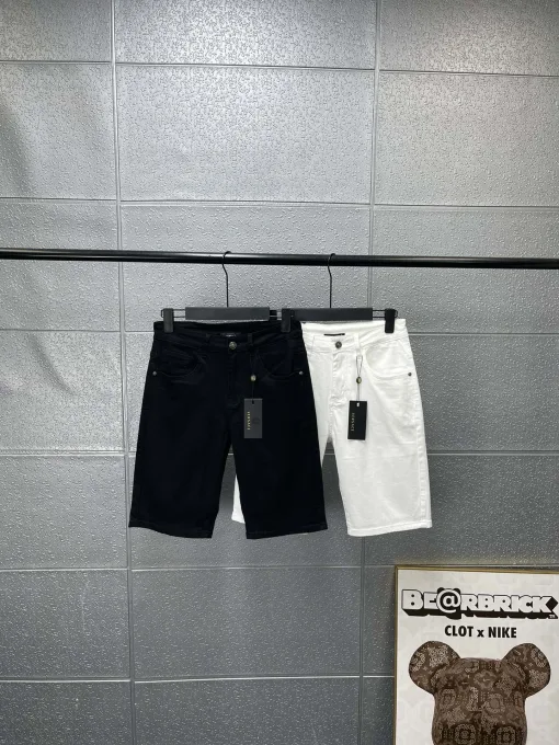 Hochwertige Versace-Shorts aus der Black Denim Washed Collection