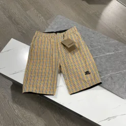 Bestseller Burberry Shorts im Casual Style