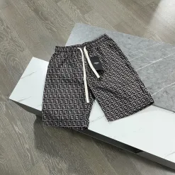 Luxuriöser Fendi-Shorts-Stil