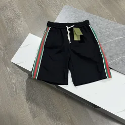 Hochwertige Gucci Shorts aus schwarzer Polyester-Logokollektion