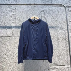 Luxuriöse Lululemon-Jacken im Marine-Stil