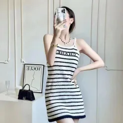 Premium Chanel Hosenträger im Strick-Streifen-Stil