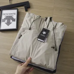 Luxus-Descente-Mantel, Marineblau, Nylon, minimalistischer Luxus