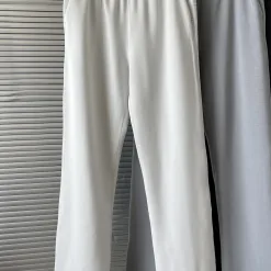 Hochwertige Lululemon-Hose in Weiß, einfarbig