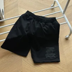 Hochwertige Burberry Shorts Black Embroidered Collection