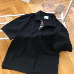 Burberry Kurzarmhemd aus schwarzer Baumwolle in Premiumqualität im klassischen Stil