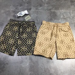 Luxuriöse Balenciaga Shorts aus schwarzer Baumwolle im Logo-Stil