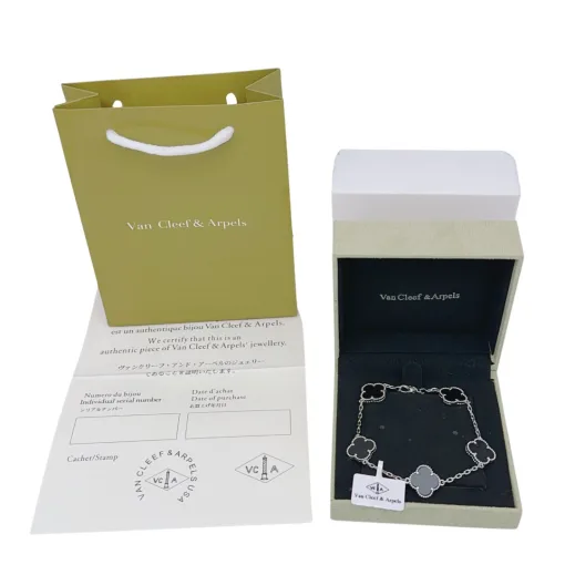 Luxuriöses Van Cleef & Arpels-Armband im schwarzen Stil