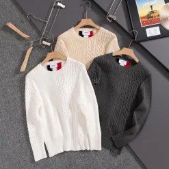 Hochwertiger Thom Browne Langarm Weißer Strick Classic Collection