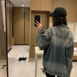 Balenciaga Mäntel in Premiumqualität, Kollektion mit blauem Denim und Strasssteinen